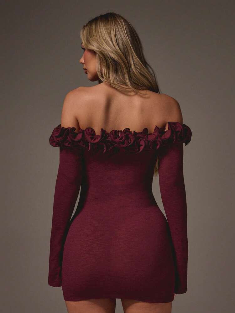 MISSGUIDED Robe mini bourgogne avec épaules dénudées, manches longues, appliqué de rose, moulante, pour soirée, occasion formelle, hiver, automne