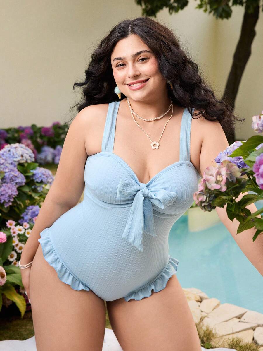 Swim Mod 新款泳装，大码女士甜美浅蓝色连体泳衣，适合海滩度假，舒适纹理面料，大码连体泳衣 - 淺藍色 - 查看 1