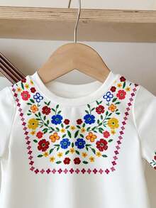 可爱甜美碎花女婴休闲简约短袖圆领T恤，适合春夏日常穿着，亲子装 - 彩色 - 查看 6