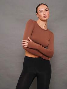 Activina 纯色扭结后背修身长袖运动T恤 - 巧克力棕 - 查看 6