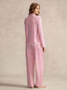 SHEIN 女士睡衣套装，采用基本款设计，包括一件带领纽扣上衣和一条抽绳长裤，以柔和的粉色和白色条纹图案呈现，风格简约清新，兼具舒适性和实用性。 - 粉色 - 查看 2