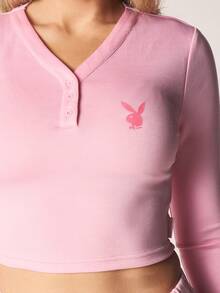 Missguided x Playboy 柔软罗纹亨利领上衣和阔腿裤睡衣套装，正面纽扣设计，松紧腰带，舒适透气，适合居家穿着。 - 粉色 - 查看 2