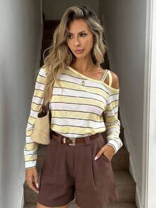 Easowa 露肩长袖女式T恤，轻薄透气的奶油黄色T恤，适合夏季外出防晒，浪漫度假装，海滩休闲装，日常通勤装。时尚条纹露肩长袖上衣，休闲宽松针织衫，春夏百搭。别致黄白条纹不对称露肩T恤，宽松长袖薄针织套头衫，休闲日常穿着。时尚女士条纹露肩长袖上衣，纯色/休闲款。 - 彩色 - 查看 2