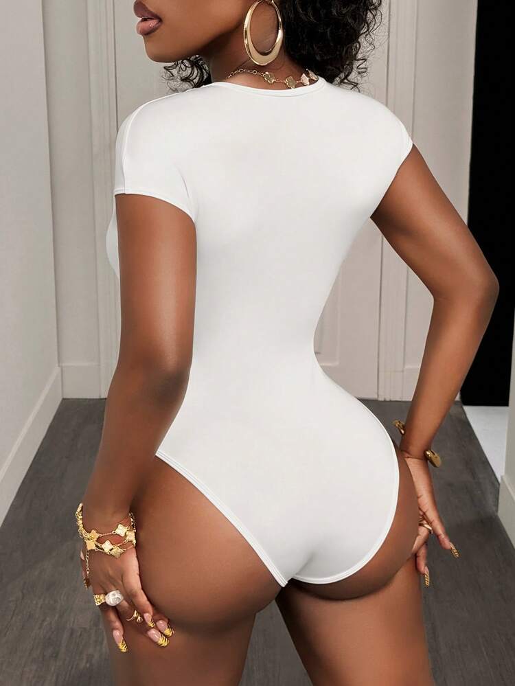 BamGleam Spring/Summer Women's Deep V White Bodysuit Stretchy Soft Comfortable Sleeveless Casual Sexy Vacation Everyday Versatil Top Casual Beach Sexy Women Outfit Solid Slim Fit Bodysuit New Collection Deep V-Neck Twist Cropped Bodysuit Y2K Hot Girl Style Perfect For Beach Getaways Baddie Outfits For Women White Top Holiday,Party,Graduation,Club,Music Festival - White - View 2