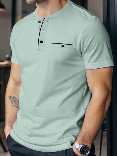 Manfinity Mode Camiseta de manga corta con cuello de pico y contraste de color para hombres de talla grande, adecuada para el hogar, salidas y reuniones. Atuendos de verano para hombres, camisas Henley de manga corta para hombres, camisas de manga corta con botones para hombres, camisetas de manga corta para hombres, camisas de manga corta de color verde para hombres, camisetas Henley para hombres, camisetas para hombres