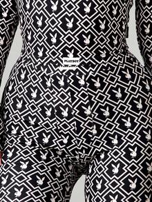 Missguided x Playboy Printed Long Sleeve Crop Top And Legging Lounge Set With Geometric Logo Pattern - Black and White - View 4