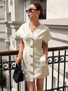 Siren Gaze 女士休闲不对称下摆连衣裙，蝙蝠袖配金属扣，夏季新款 - 杏色 - 查看 6