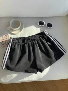 Comfortcana Plus Size Women Elastic Waist Side Stripe Snow Flake Print Shorts - Grey - View 6