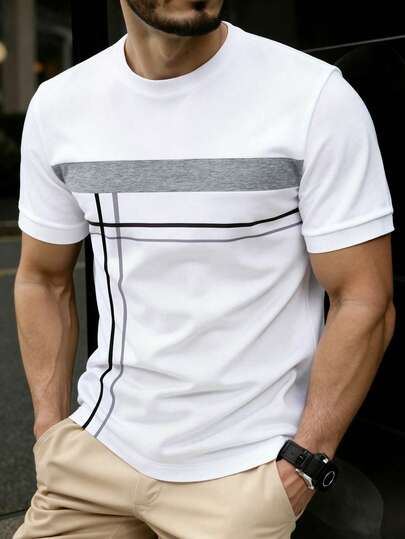 Manfinity Mode 男士英伦风休闲撞色条纹短袖T恤，男士经典款，适合日常休闲、周末旅行、户外活动、探险旅行、轻松的工作环境或半正式场合，也是送给男友/老公、周年纪念/生日、派对、夏季假期、婚礼、春夏、狂欢节等场合的理想之选。这款男士休闲白色T恤采用短袖圆领设计，搭配现代条纹图案，适合日常穿着。此外，还有男士白色T恤、白色灰色图案T恤以及男士设计师T恤可供选择。