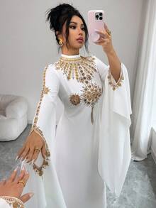 Elenzga 女士新款时尚优雅中东风情复古法式立领金色印花露肩系带飘逸长裙，适合通勤、圣诞节、新年、街头风、法式浪漫、休闲、中东复古、下午茶、派对、感恩节、返校季、秋冬季等场合。 - 白色 - 查看 6