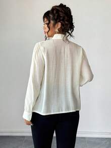 Elenzga Áo cánh tay bồng họa tiết hoa jacquard cổ vuông bằng vải voan chắp vá cỡ lớn cho nữ, thiết kế nút tua rua, phong cách tối giản, thích hợp mặc trong dịp năm mới và mặc hàng ngày - Màu be - Xem 2