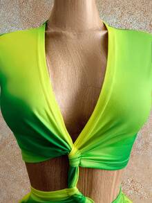 Mistrie Đầm nữ in họa tiết nhuộm tie-dye, khoét lỗ, xếp ly, cổ chữ V sâu. - màu xanh lá - Xem 5