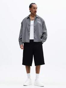 SUMWON Celana Pendek Denim Pria Selutut Model Bermuda dengan Tekstur Lipit dan Potongan Lebar, Kasual Musim Panas - Hitam - View 4