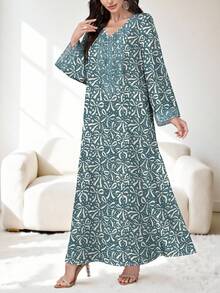 SHEIN Najma Bow & Star Digital Print V-Neck Long Sleeve Dress For Women, Elegant Arabic Style Maxi Dress, Spring/Summer - Multicolor - View 4