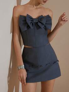 Aveloria Modichic 女士炭灰色手工蝴蝶结3D立体花卉抹胸露脐上衣和迷你裙两件套，适合约会、购物、派对、夜店等场合。 - 灰色 - 查看 5