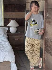 DAZY 少女字母卡通猫印花短袖T恤和裤子睡衣套装 - 灰色 - 查看 4