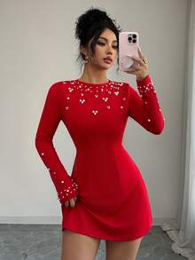 Selianne Neues asymmetrisches Bubble-Perlen elegantes rotes A-Linien Minikleid mit langen Ärmeln, geeignet für Dates, Partys und Zusammenkünfte - Rot - Übersicht 3