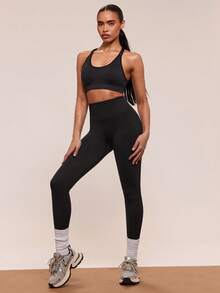 SHEIN BAE Conjunto deportivo casual de mujer compuesto por top de tirantes finos con espalda cruzada y pantalón de un solo color, conjunto de ropa deportiva minimalista para mujer - Negro - Ver 7