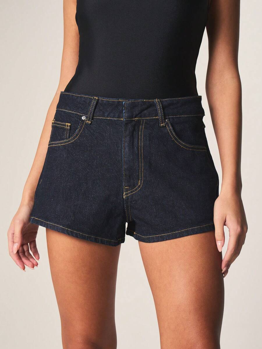 MISSGUIDED Quần short denim cạp cao với khuy cài ẩn, món đồ không thể thiếu cho các lễ hội mùa hè. - Rửa tối - Xem 1