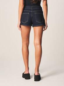 MISSGUIDED Quần short denim cạp cao với khuy cài ẩn, món đồ không thể thiếu cho các lễ hội mùa hè. - Rửa tối - Xem 3
