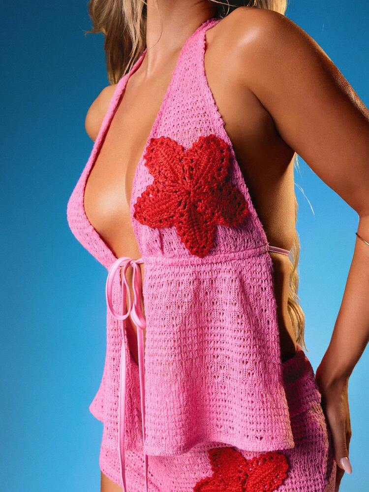 MISSGUIDED Knitted Halter Top With Floral Applique Deep V-Neck Tie Front Crochet Style Summer Beach Vacation Festival Boho Chic Sleeveless