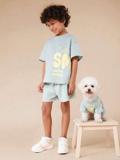 SUMWON Conjunto de camiseta de manga corta y pantalones cortos a juego con estampado en el pecho, para niños, de estilo casual de verano