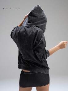 SHEIN LYSMO Petite Áo sweatshirt nữ phong cách tối giản mùa xuân/hè 2026 mới về, màu xám bạc, chất liệu vải mài, đính đá lấp lánh, kiểu dáng casual, màu trơn, vai rớt, khóa kéo phía trước, thích hợp cho mùa tựu trường, lễ hội, phong cách thập niên 2000, Y2K, thời trang đường phố unisex, thiết kế avant-garde với khuy bấm. - Màu xám đen - Xem 2