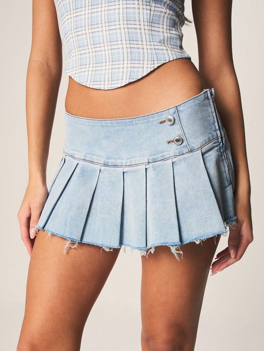 MISSGUIDED 高腰褶裥超短牛仔裙，毛边下摆，纽扣装饰 - 淺色水洗藍 - 查看 1