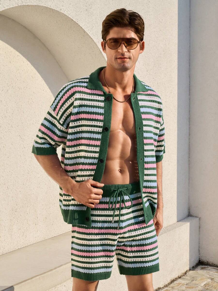 Manfinity RSRT Conjunto de camisa de punto de hombros caídos y pantalones cortos casuales de vacaciones para hombres, conjunto de ropa de piscina, conjunto de ropa de playa para hombres, conjunto de dos piezas de punto, conjunto de ropa de resort para hombres, conjunto de dos piezas de ganchillo para hombres - Verde - Ver 1