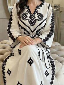 Al Najma 女士优雅几何印花阿拉伯风格连衣裙 - 黑與白 - 查看 4