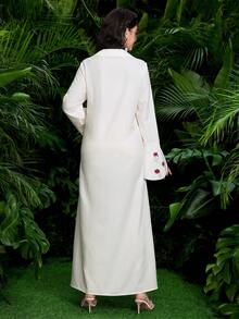 Al Najma 印花长袍，带领子、前系带和喇叭袖 - 彩色 - 查看 5