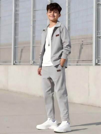  Conjunto de 2 piezas de camisa de manga larga gris de solapa única y pantalones casuales con cintura elástica y bolsillo lateral para adolescentes, conjunto de ropa para niño Vacaura
