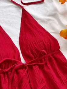 Soleia Bộ đồ thể thao mùa xuân/hè gồm áo tank top đỏ cổ chữ V buộc dây sau lưng, chất liệu vải dệt họa tiết, áo ôm dáng lệch vai và quần short skinny cạp siêu thấp, thích hợp cho các bữa tiệc, Giáng sinh, Ngày lễ tình nhân, hẹn hò, đi biển, du thuyền, lễ hội, lễ Phục sinh, chất liệu vải mềm mại. - Nhiều màu - Xem 3