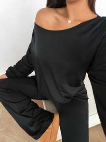 SHEIN PETITE CURVE Plus Size Women's Casual Everyday Commute Simple Solid Color Off-Shoulder Top And Flare Leg Pants 2-Piece Set, Spring/Autumn - Black - View 3