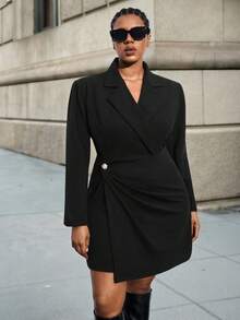 Maija 大码女式黑色翻领深V腰身褶皱都市办公套装连衣裙，浪漫、时尚、百搭；舒适、时尚、优雅、休闲、简约日常穿着、必备单品、纯色、假日休闲、得体、单身女士、优雅时尚商务休闲女装外出上衣、女士商务休闲女装秋季服装、大码约会之夜服装、女士商务休闲女装曲线圣诞节万圣节墨西哥非洲西装连衣裙燕尾服连衣裙、女士裹身连衣裙扭结前襟连衣裙/秋冬 - 黑色 - 查看 1