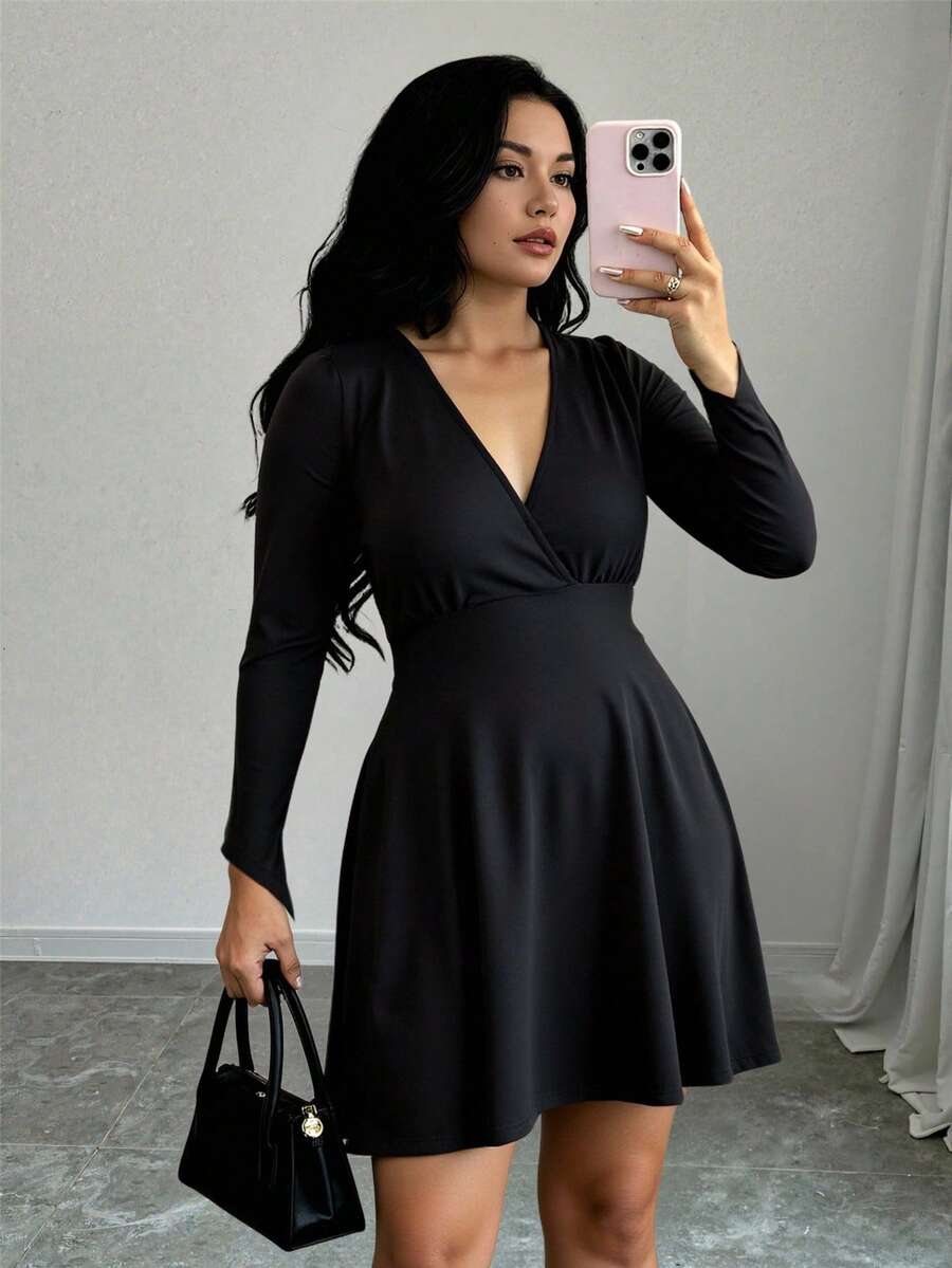 Selianne 大码女士V领褶皱腰身优雅鸡尾酒会礼服 - 黑色 - 查看 1