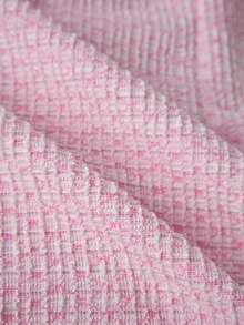Olithes Top corto ajustado de verano para mujer con textura rosa, con detalle de botón de perla - Rosa - Ver 3