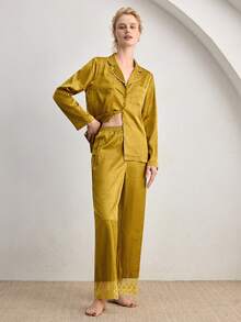 Ocili Kvinnors pyjamasset med långärmad topp och byxor i kontrastfärgad spets - Senapsgul - Visa 4