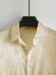 Manfinity Homme Áo sơ mi nam tay ngắn cài cúc họa tiết jacquard, áo sơ mi nam màu vàng, áo sơ mi nam satin, áo sơ mi nam cưới, áo sơ mi màu sâm panh cho nam, áo sơ mi nam lụa. - Màu be - Xem 3