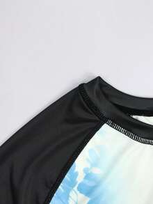 Manfinity VDAYZ Men's Minimalist Printed Round Neck Short Sleeve Rash Guard - White - View 6