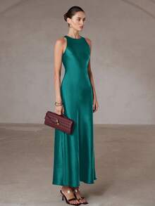 Màu xanh lá cây đậm