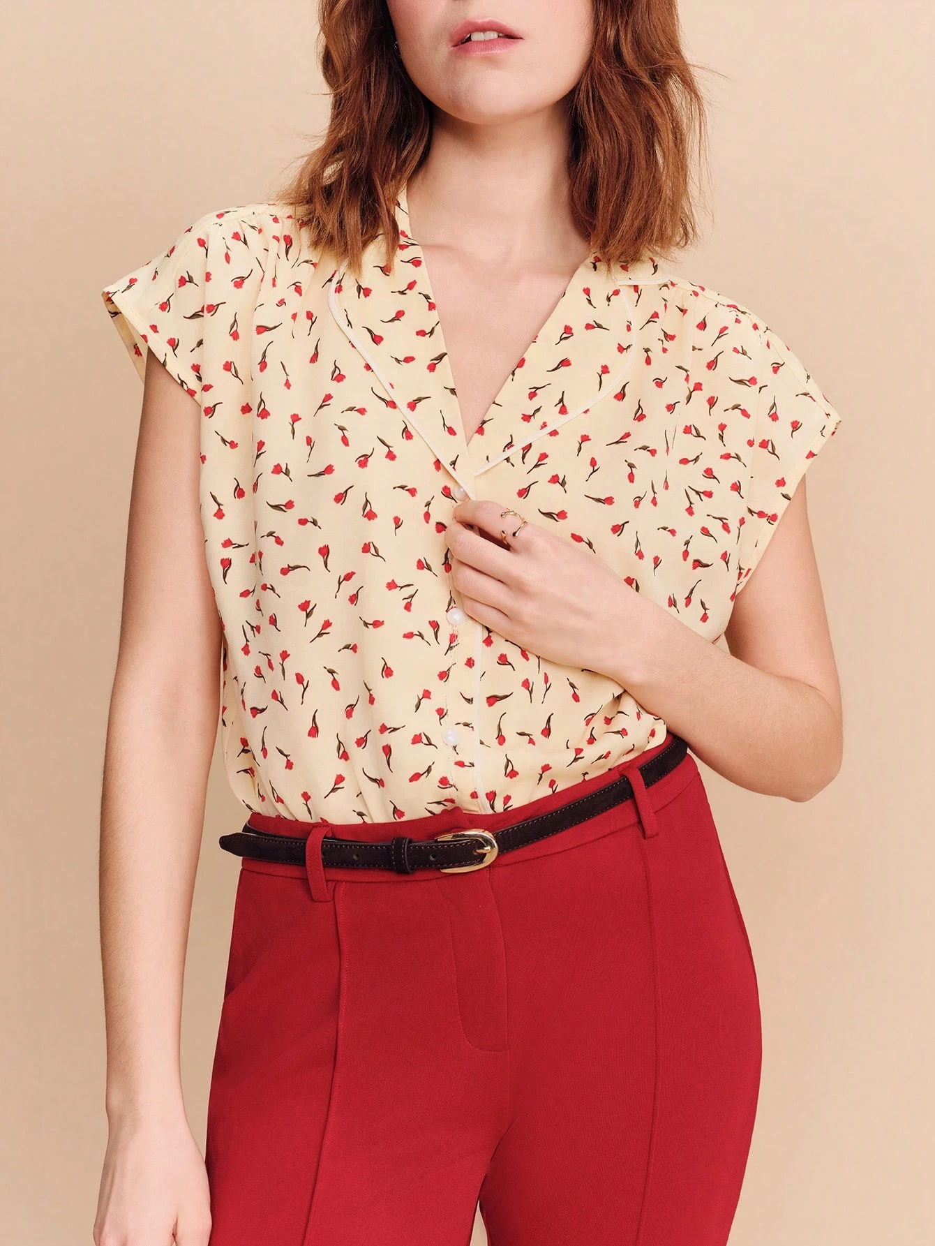 Beige And Red Floral Printed Blouse With Lapel Collar And Boxy Fit Elegant Parisian Spring Summer Butter Yellow Top Ditsy Floral Top Vintage French Style Top