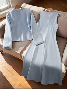 GlowEve CURVE 大码女装两件套：优雅黑色撞色珍珠串珠饰边V领长袖开衫外套和圆领珍珠装饰长裙，适合秋冬季休闲、工作和聚会穿着。 - 淺藍色 - 查看 2