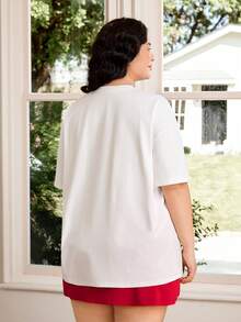 SHEIN EZwear 2026 Spring & Summer Valentine's Day Vacation New Style Casual Outdoor Daily Casual Party Date Music Festival Back To School New Year Comfortable Style White Short Sleeve T-Shirt With Plant Heart Print & Red Elastic Fitted Short Skort Contrast Color Plus Size 2-Piece Set - Multicolor - View 2