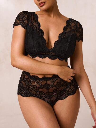 SHEIN BAE 2pcs Plus Size Women Lace V-Neck Short Sleeve Top And Briefs Lingerie Set