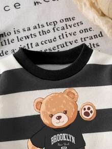 SHEIN Playful Pals Bộ 2 món đồ mặc thường ngày thời trang cho bé trai, gồm áo nỉ in hình gấu kẻ sọc và quần nỉ cùng màu, thoải mái và đa năng cho mùa thu/xuân. - Nhiều màu - Xem 6