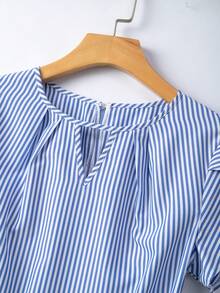 Franclia Women's Spring/Summer Pleated Round Neck Tulip Sleeve With Waist Metal Belt Waist A Lined Casual 2026 New Long Dress,Summer Holiday Outfits Dress,Spring Outfit Women Dress,Beach Dress,Long Party Dresses,Going Out Elegant Commuter/Vacation Casual Graduation Elegant Fashion Casual Commuter Business Office Daily Casual Versatile Stylish Urban Formal Primavera A Estate Blue Summer Elegant Dress French Style Dress Elegant Midi Dress Blue And White Striped Dress Dusty Blue Elegant Dress Picnic Dress - Blue and White - View 5