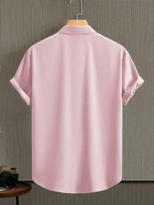 Manfinity Homme 男士休閒卡通黑貓印花對比色短袖襯衫，黑粉色，夏季度假動物印花夏威夷海灘風，老錢風禮物 - 粉色 - 查看 2