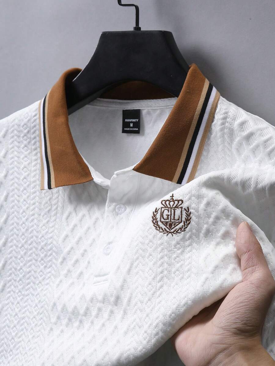 Manfinity Homme 男士紋理素色珠地針織 Polo 衫，學院風圖案 Polo 男士高爾夫球衫，正式款 - 白色 - 查看 1