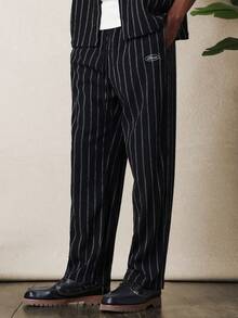 Conjunto de dos piezas SUMWON con camisa de manga corta con botones a rayas negras y pantalones rectos a juego con cuello y bolsillos laterales para un estilo casual de verano liso - Negro - Ver 4